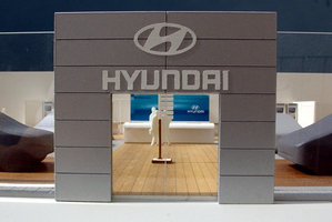 Modellbau Roemer Modellfoto Autohaus Hyundai